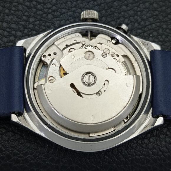 Vintage 1974 Ricoh Automatic Mens Silver Watch W/daydate & Blue accents - Picture 9 of 10